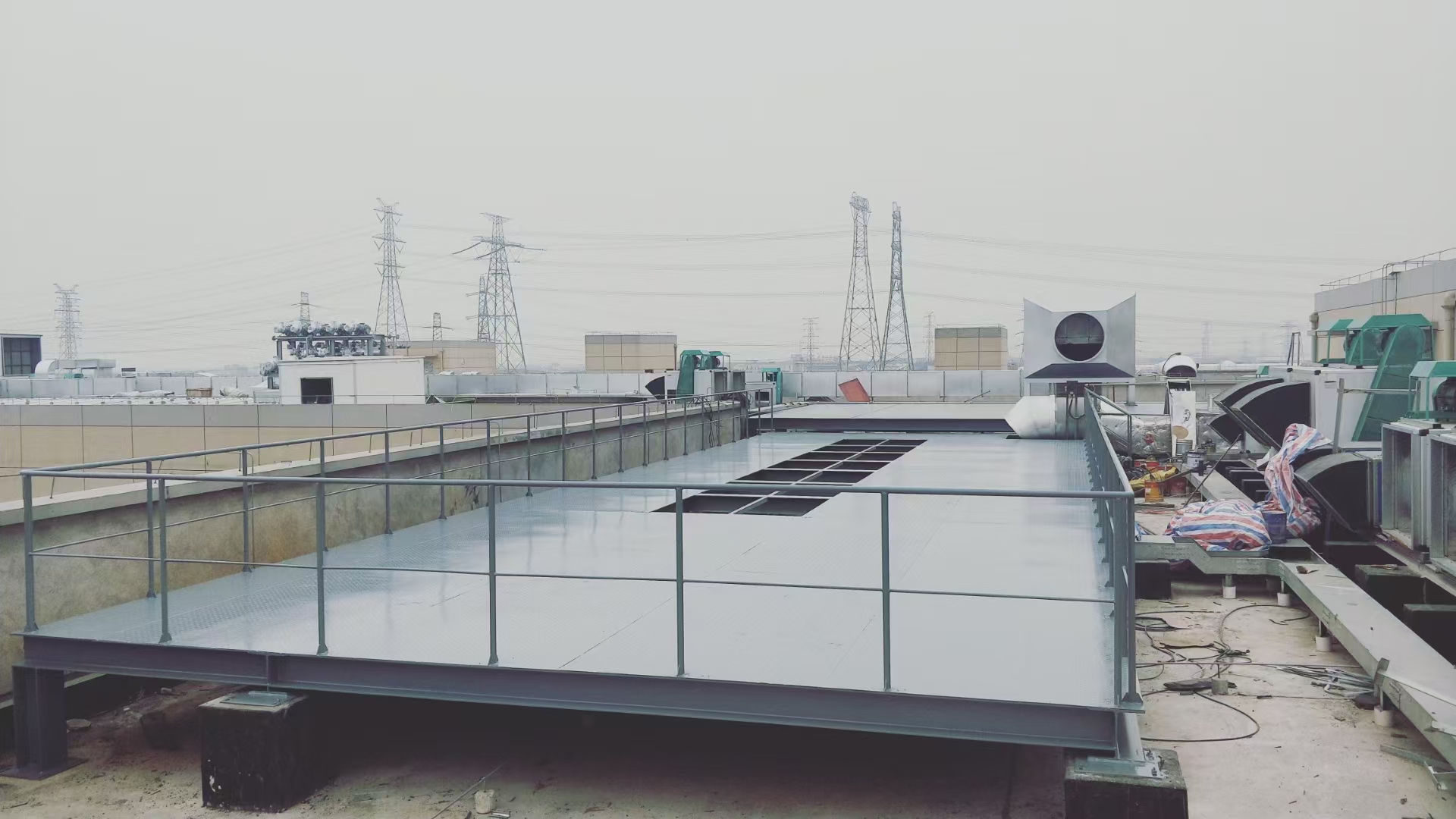 三一重工設(shè)備鋼結(jié)構(gòu)平臺(tái)